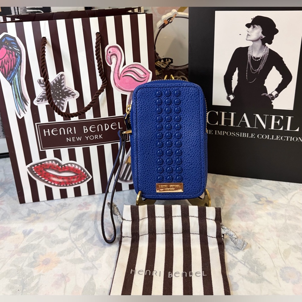 💙NWOT HENRI BENDEL Royal Blue Textured Wristlet With Dusty💙